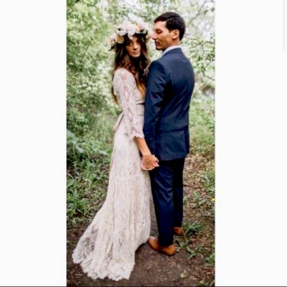 Kite and Butterfly Rena Wedding Dress, size 4.